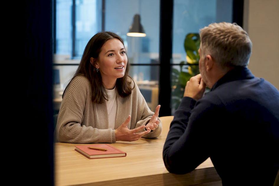 4 Role Levels: UK Content Marketing Interview Questions That Show ROI